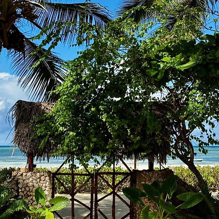 Villa Kipara - Private Beach & Pool Pwani Mchangani Exteriör bild