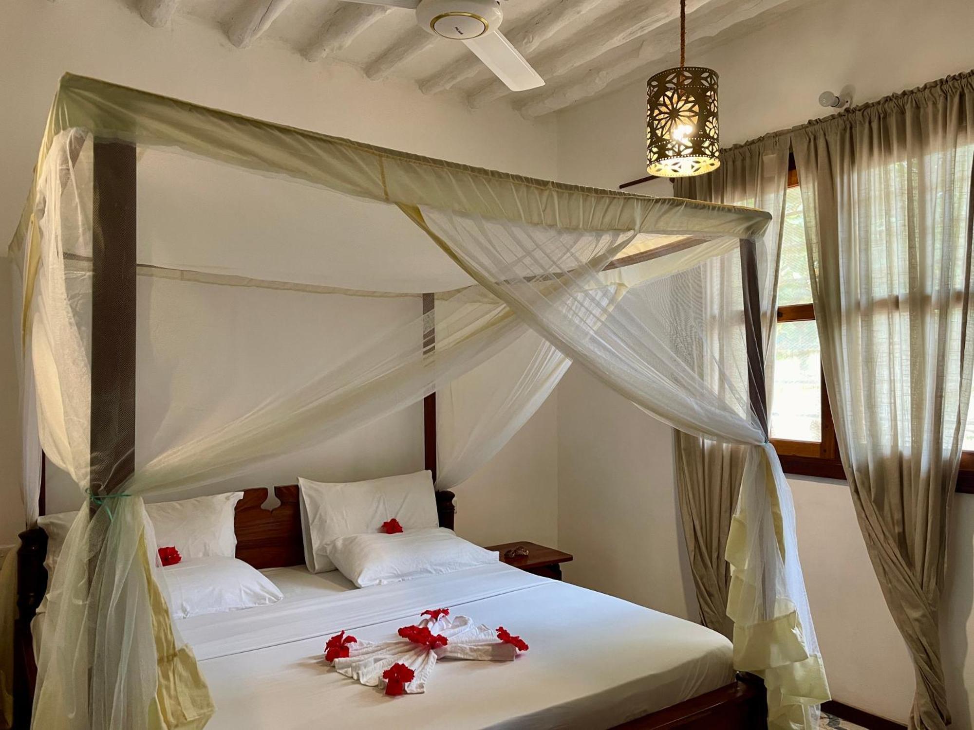Villa Kipara - Private Beach & Pool Pwani Mchangani Exteriör bild