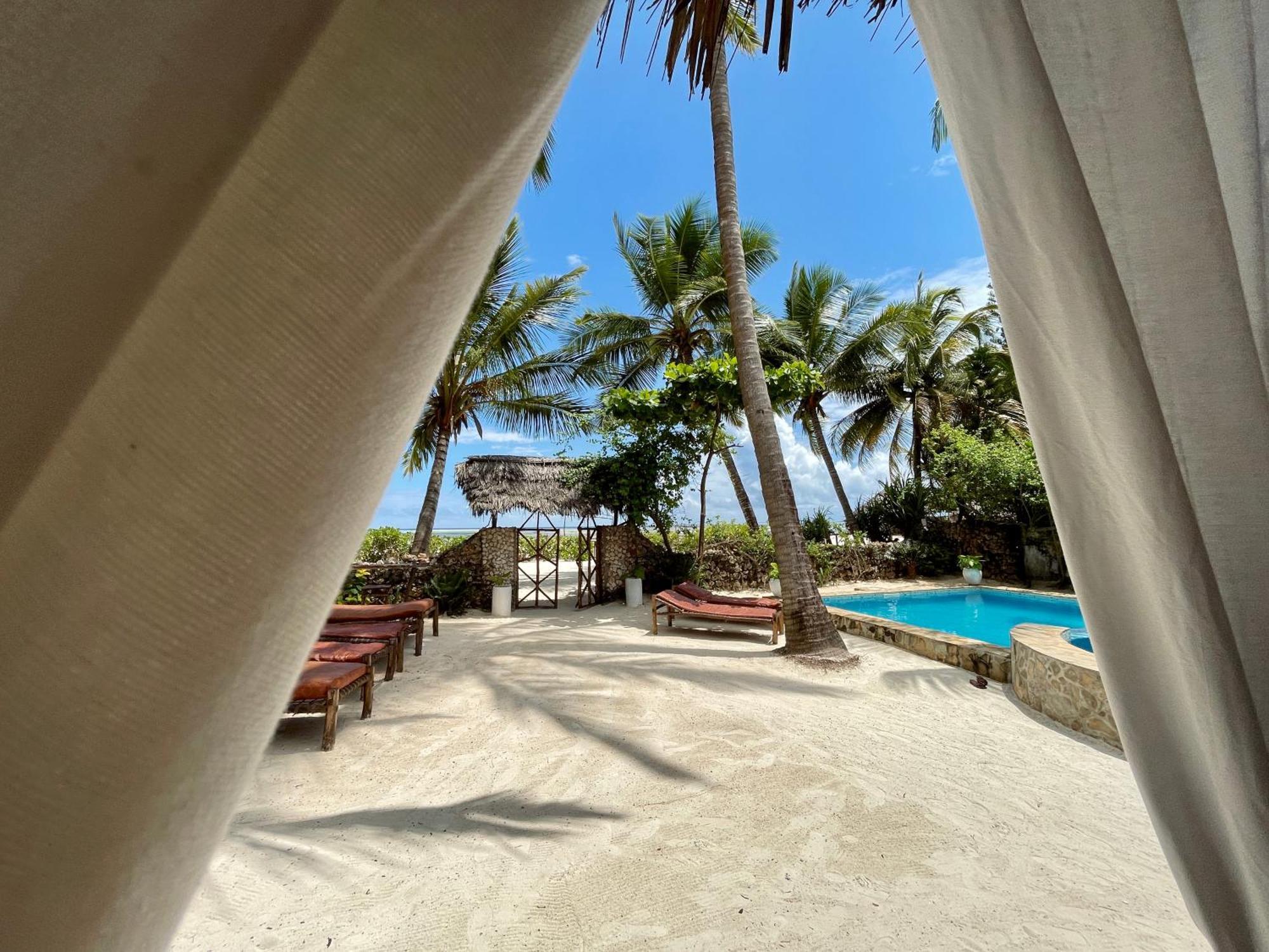Villa Kipara - Private Beach & Pool Pwani Mchangani Exteriör bild