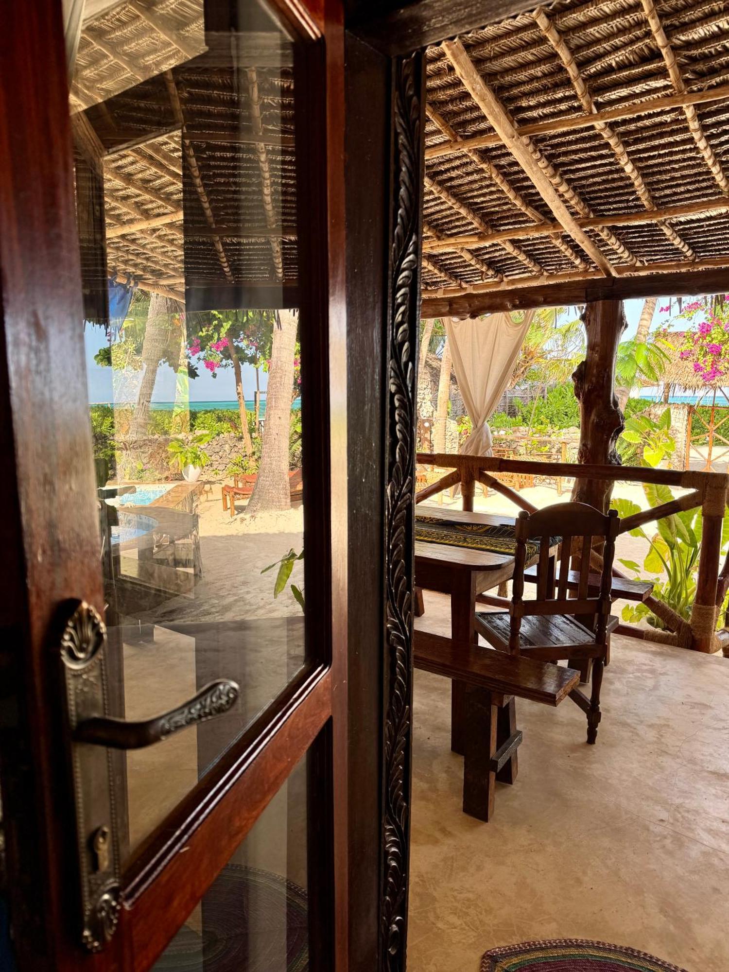 Villa Kipara - Private Beach & Pool Pwani Mchangani Exteriör bild