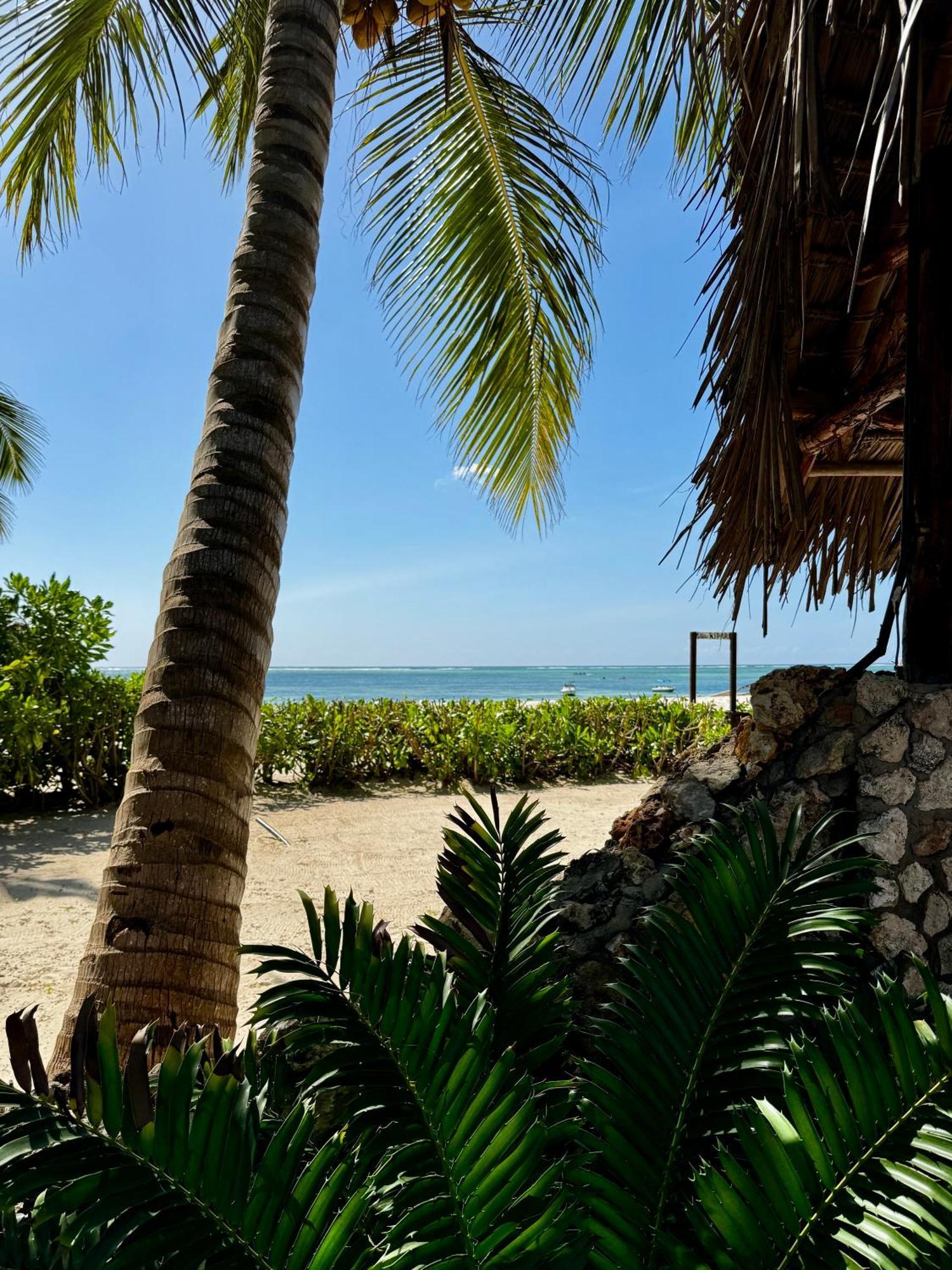 Villa Kipara - Private Beach & Pool Pwani Mchangani Exteriör bild