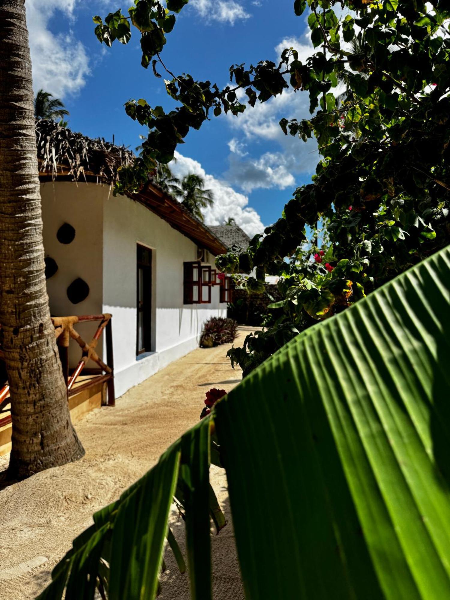 Villa Kipara - Private Beach & Pool Pwani Mchangani Exteriör bild